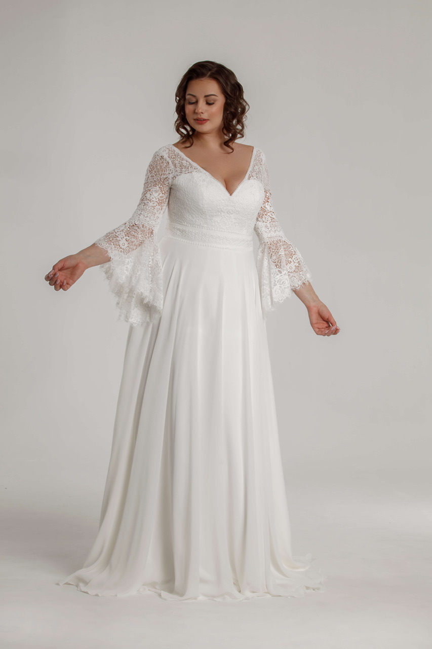 Vintagebrautkleid in Plussize mit Spitzenärmeln bei Biancas Brautmoden