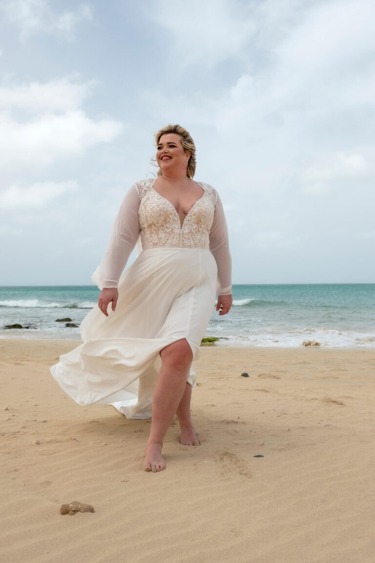 Curvybrautkleid von Bridal Star in A-Linie aus Tüll und Spitze für die Braut mit großer Größe in bad Münster bei bad Kreuznach, Mainz, Wiesbaden, Kaiserslautern, Alzey, Köln kaufen. Genieße ein Erlebnis wie zwischen Tüll und Tränen.